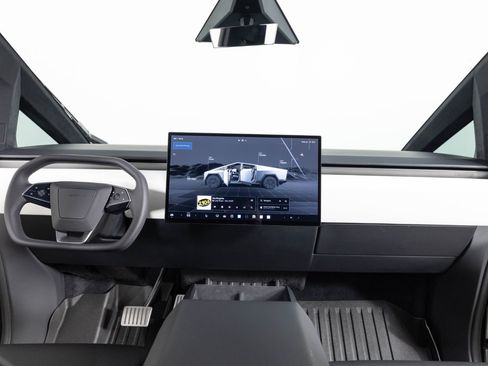 Used 2024 Tesla Cybertruck AWD Crew Cab image 32