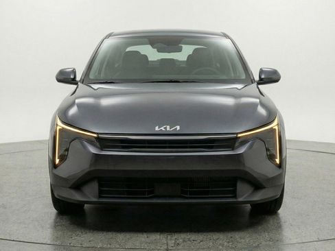 Used 2025 Kia K4 FWD image 2