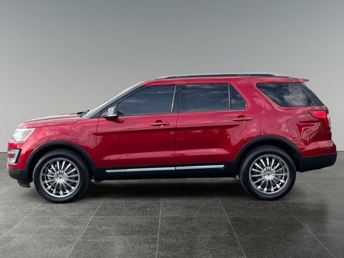 Used 2017 Ford Explorer XLT w/ Equipment Group 202A AWD/4WD image 6