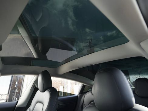 Used 2023 Tesla Model 3 Standard Range image 22