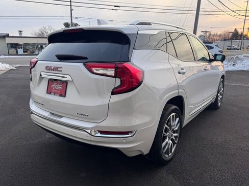 Used 2024 GMC Terrain Denali w/ Denali Premium Package image 5