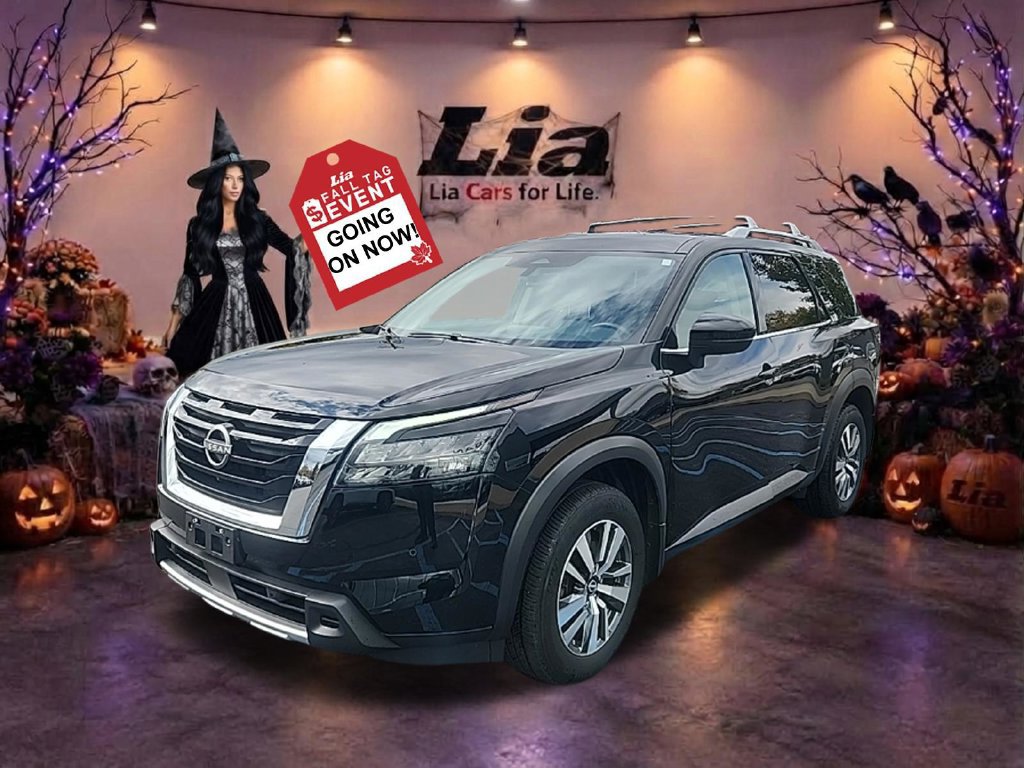 Used 2025 Nissan Pathfinder SL AWD/4WD image 8