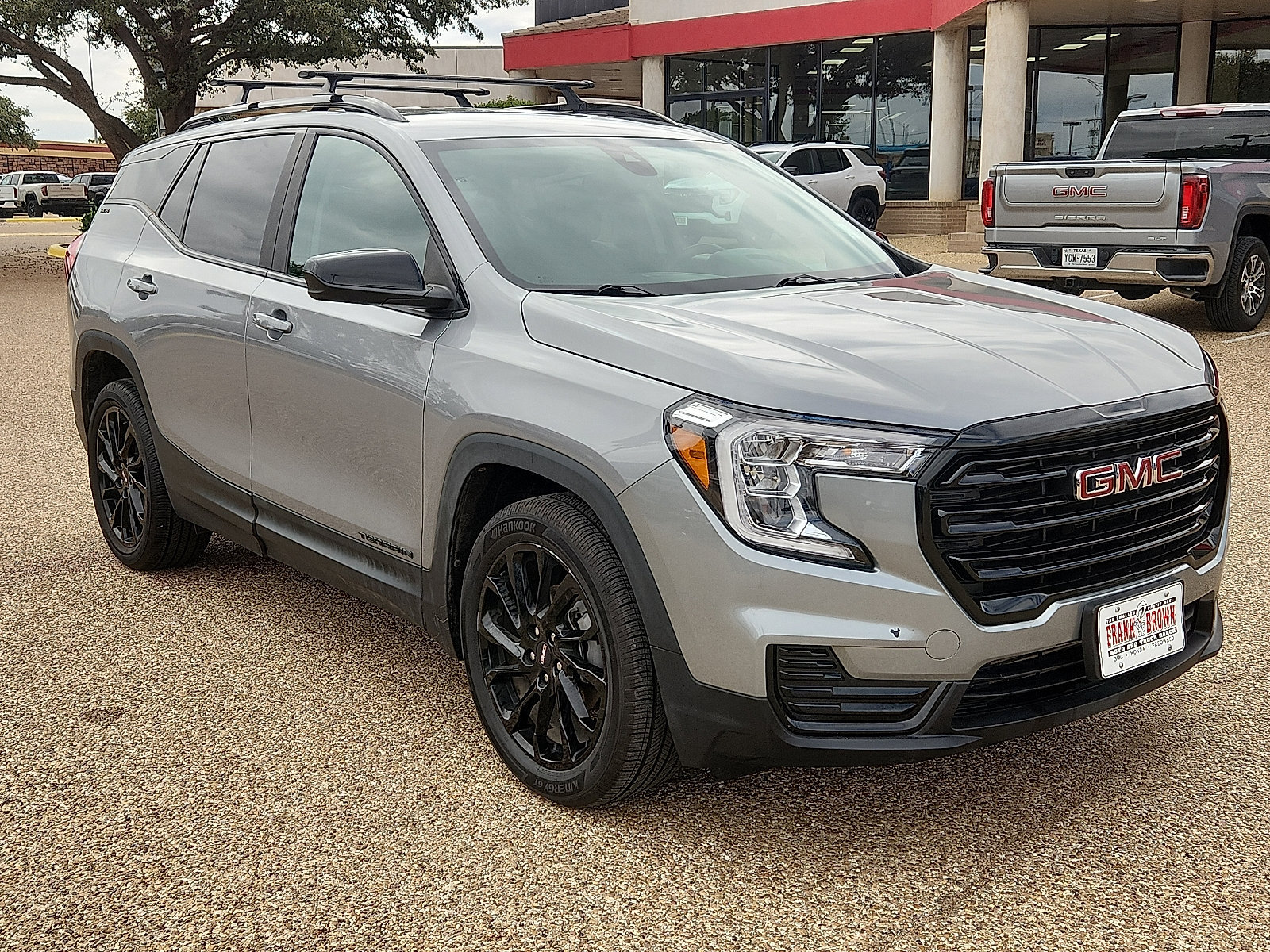 Used 2023 GMC Terrain SLE w/ Driver Convenience Package FWD image 7