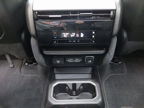 Used 2023 Jeep Wagoneer Series II image 29