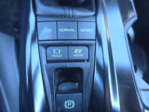 Used 2025 Toyota Camry SE image 17