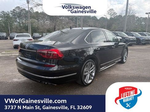 Used 2017 Volkswagen Passat 1.8T R-Line image 5