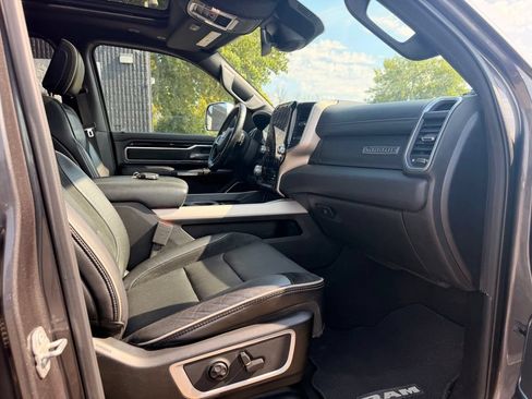 Used 2019 RAM 1500 Laramie AWD/4WD image 31