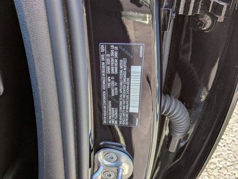 Used 2025 Volvo XC40 B5 Core w/ Protection Package Premier image 29