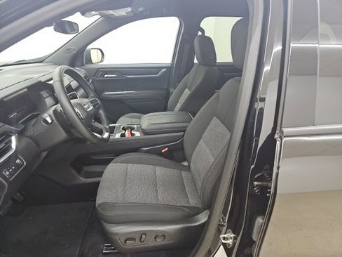 Used 2025 GMC Acadia Elevation image 4