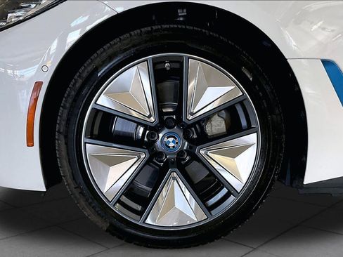 Used 2023 BMW i4 eDrive35 w/ Premium Package RWD image 10