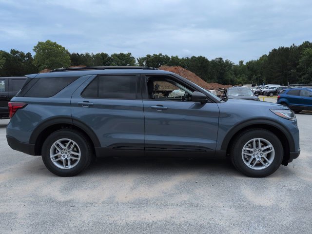 New 2026 Ford Explorer Active RWD image 3