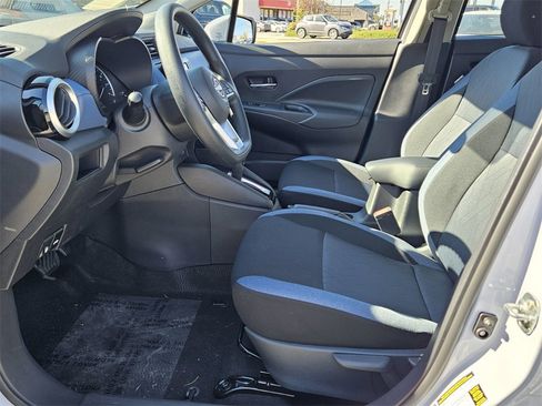 New 2025 Nissan Versa SV w/ Trunk Package image 3