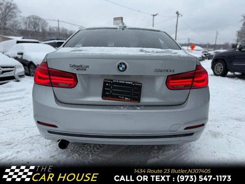 Used 2017 BMW 320i xDrive Sedan image 11