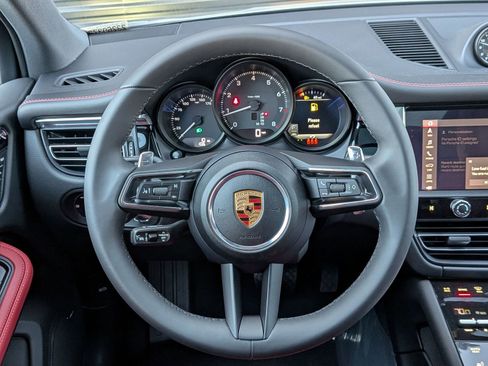 New 2026 Porsche Macan image 15