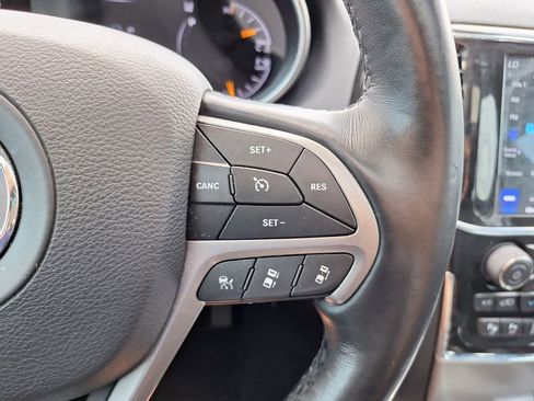 Used 2022 Jeep Grand Cherokee Limited AWD/4WD image 16