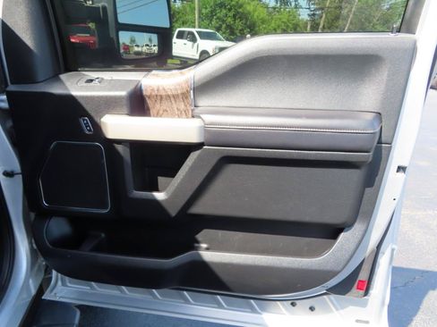 Used 2017 Ford F550 4x4 SuperCab Super Duty image 42