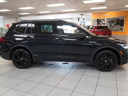 Used 2023 Volkswagen Tiguan SE R-Line AWD/4WD image 13
