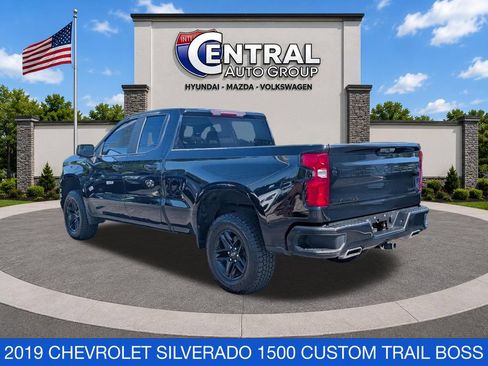 Used 2019 Chevrolet Silverado 1500 Custom Trail Boss w/ Custom Convenience Package AWD/4WD image 6