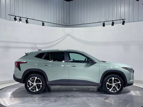 Used 2024 Chevrolet Trax RS FWD image 10