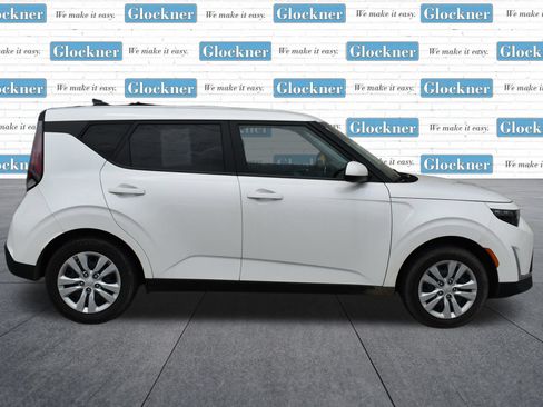 Used 2023 Kia Soul LX FWD image 4