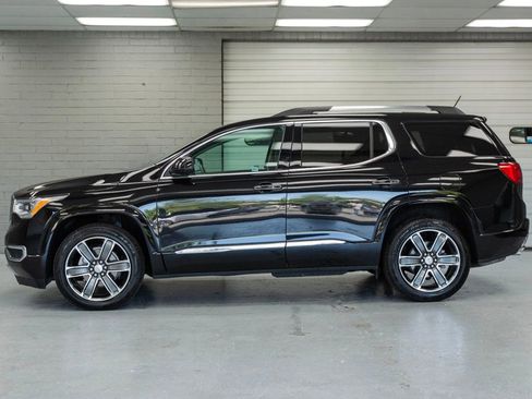 Used 2017 GMC Acadia Denali w/ Technology Package AWD/4WD image 4