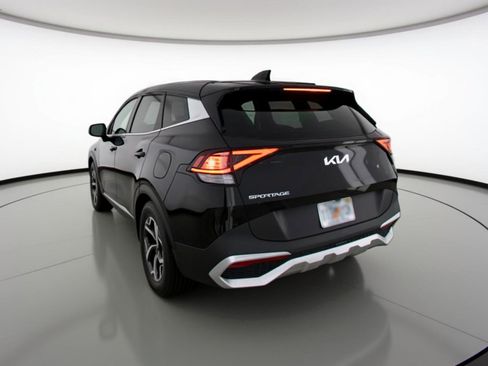 Used 2025 Kia Sportage LX image 6