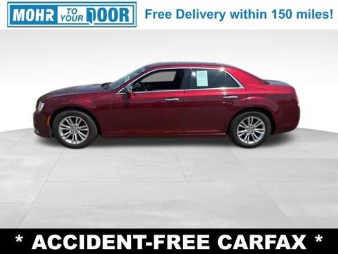 Used 2017 Chrysler 300 C RWD image 2