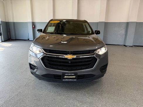 Used 2019 Chevrolet Traverse LS FWD image 2