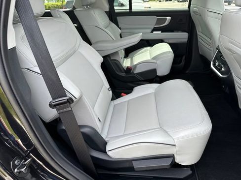 Used 2025 Ford Expedition Platinum w/ Platinum Ultimate Package AWD/4WD image 9