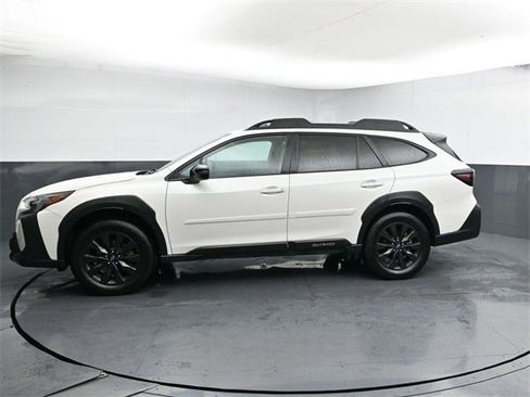 Used 2025 Subaru Outback Onyx Edition XT image 9