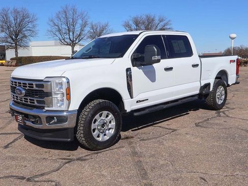 Used 2024 Ford F250 XLT w/ FX4 Off-Road Package AWD/4WD image 3
