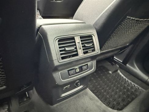 Used 2023 Audi Q5 2.0T Premium w/ Convenience Package image 30