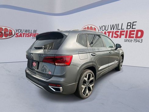 Used 2022 Volkswagen Taos SEL w/ Panoramic Sunroof Package image 7