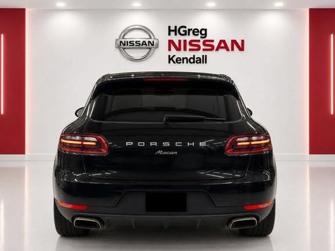 Used 2018 Porsche Macan AWD/4WD image 6