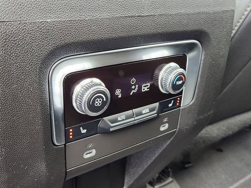 Used 2024 GMC Yukon AT4 w/ Technology Package AWD/4WD image 12