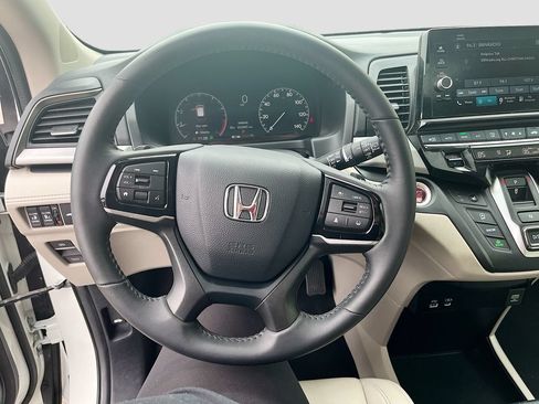 Used 2025 Honda Odyssey EX-L image 11