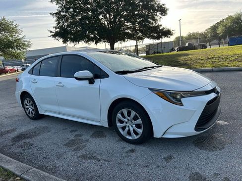 Used 2024 Toyota Corolla LE image 7