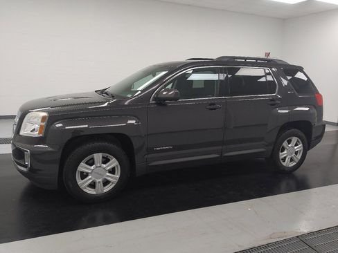 Used 2016 GMC Terrain SLE w/ Convenience Package FWD image 2