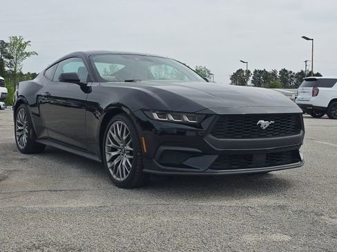 Used 2025 Ford Mustang Premium RWD image 7