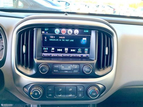 Used 2017 Chevrolet Colorado LT w/ LT Convenience Package image 16