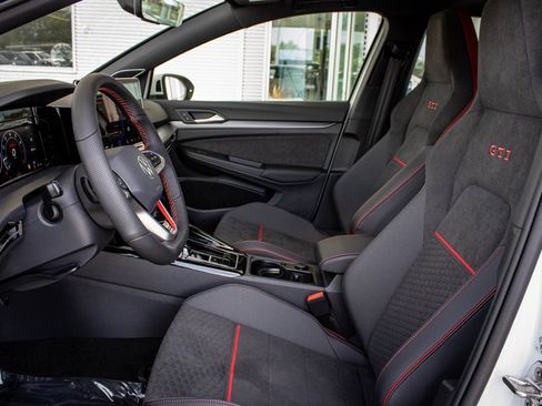 New 2025 Volkswagen GTI SE image 30