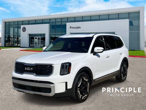 Used 2024 Kia Telluride EX w/ EX Captain's Chair Package FWD image 1