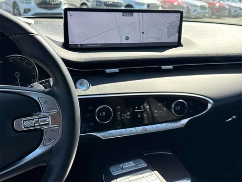 Used 2022 Genesis GV70 2.5T w/ Advanced Package image 11