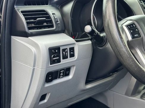 Used 2012 Toyota 4Runner SR5 w/ Convenience Pkg AWD/4WD image 10