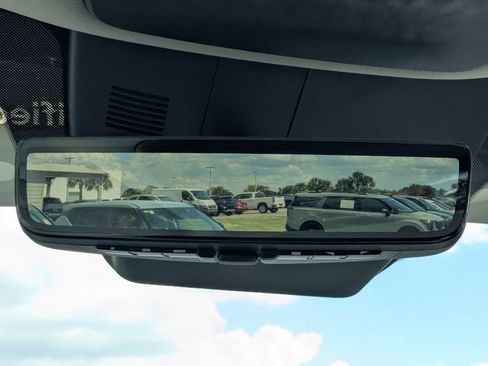 Certified 2025 Kia Carnival SX Prestige FWD image 31