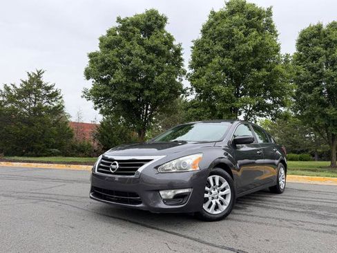 Used 2013 Nissan Altima 2.5 S FWD image 1