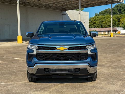 Used 2024 Chevrolet Silverado 1500 LT AWD/4WD image 4