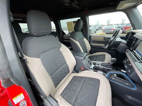 Used 2022 Ford Bronco Wildtrak AWD/4WD image 31