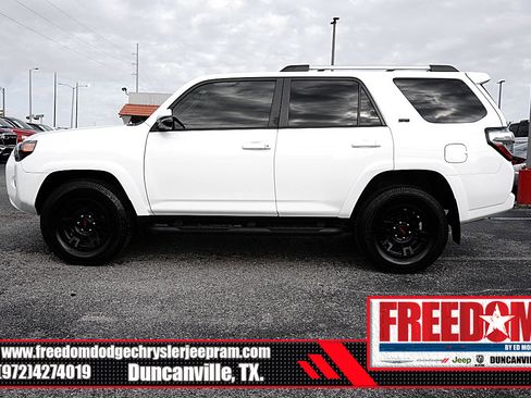 Used 2022 Toyota 4Runner SR5 Premium w/ Moonroof Package AWD/4WD image 2
