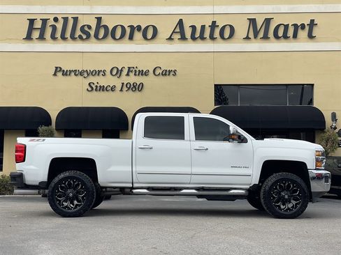 Used 2018 Chevrolet Silverado 2500 LTZ w/ Duramax Plus Package image 4